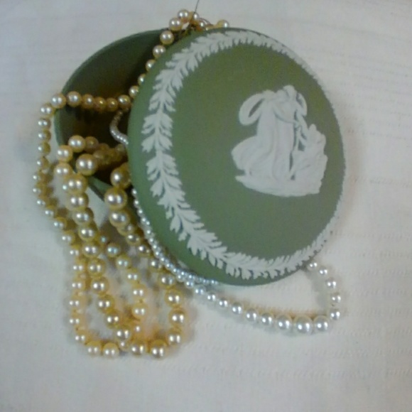 Vintage Accessories - Wedgewood Jasperware Trinket Box